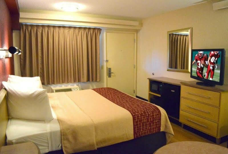 Red Roof Inn St Clairsville - Wheeling West St. Clairsville Extérieur photo